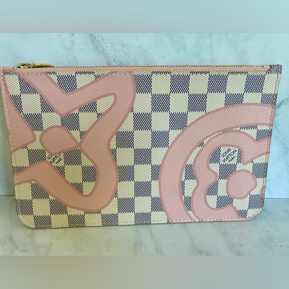 ❗️SOLD❗️Tahitian Neverfull Pouch - Picture 2 of 9